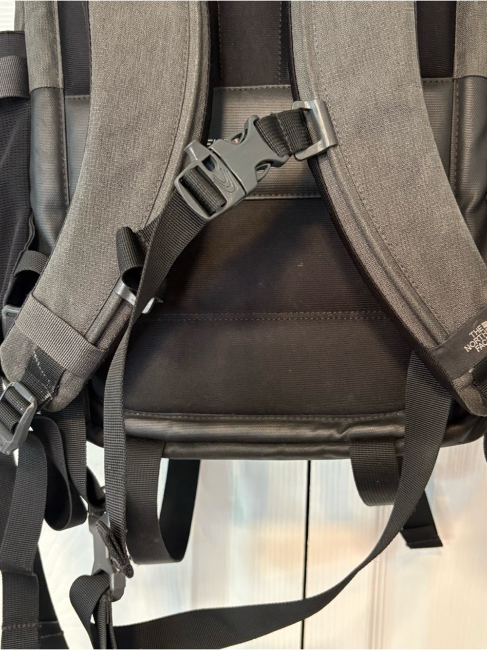 The North Face Recon Backpack FlexVent Black Travel School Bag - Picture 4 of 8